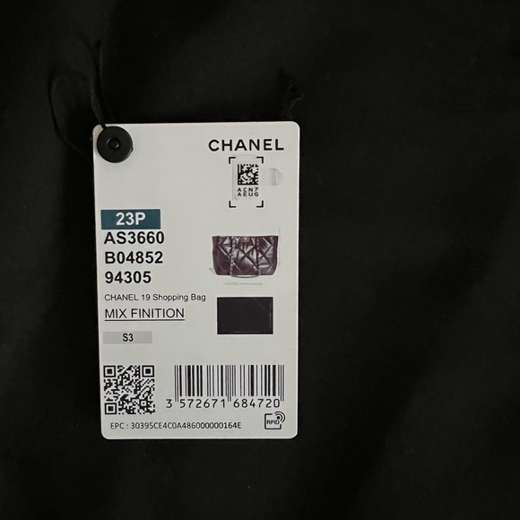 CHANEL 19 Black Leather Tote Handbag Mint 100% Authentic. - Picture 11 of 16